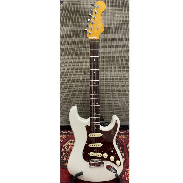 Fender American Ultra Stratocaster RW APL Usata