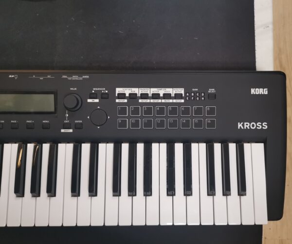 Korg Kross2 Usato + Custodia - immagine 3