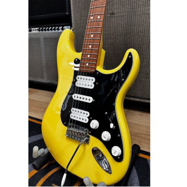 Fender Player Stratocaster HSH PF Buttercream Usata - immagine 2